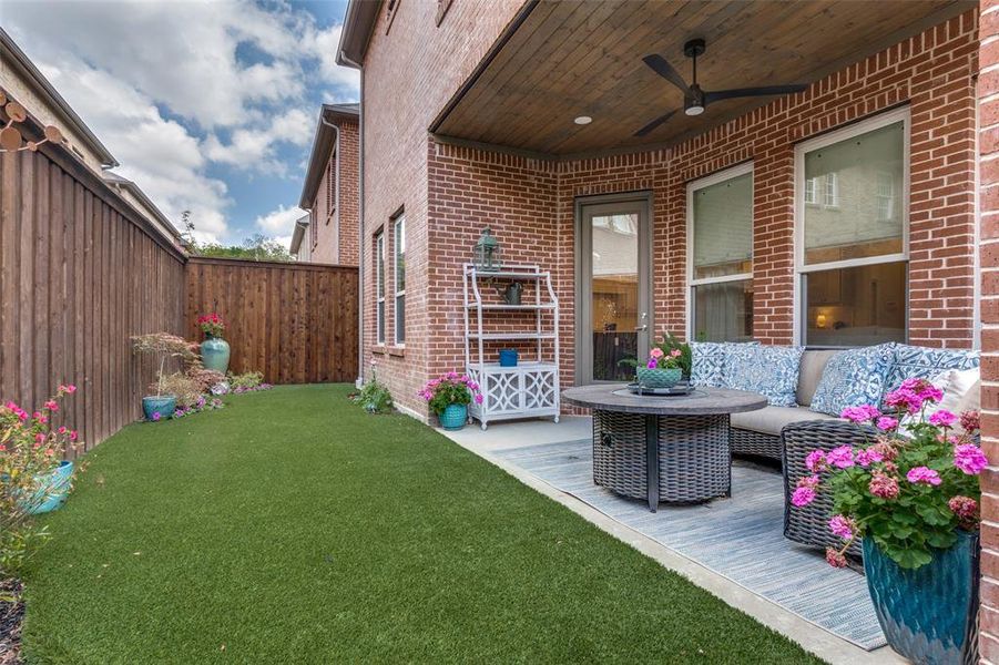 Exterior details and patio area of a home in , Dallas (Image 22).