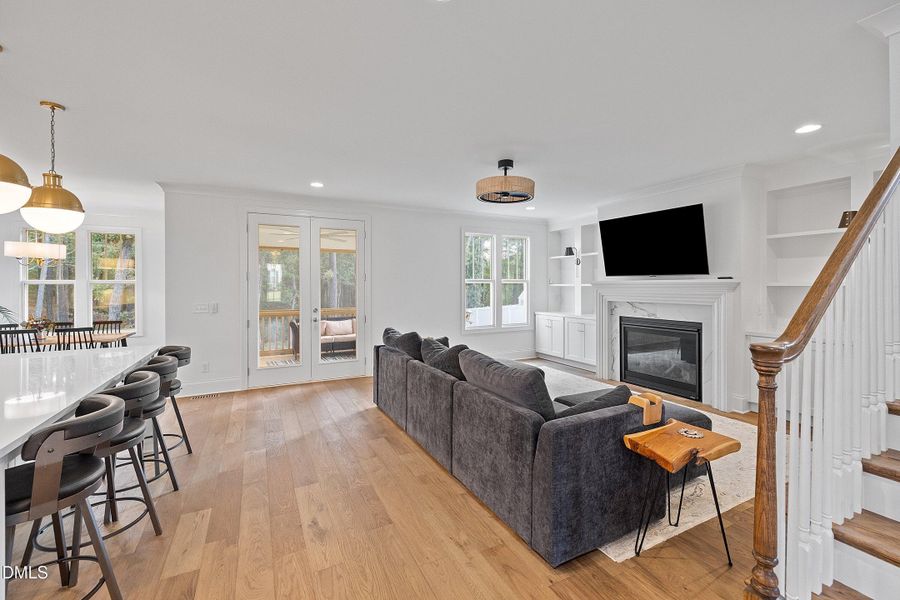 15-807 Crimson_7173 15-807 Crimson_7173