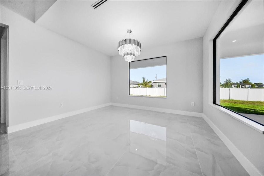 Spacious, unfurnished interior of a new home in , Cape Coral (Image 19).