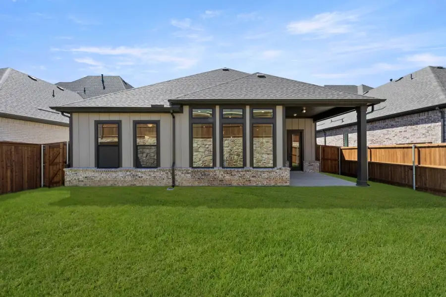 Rear Exterior Design Representative Photo