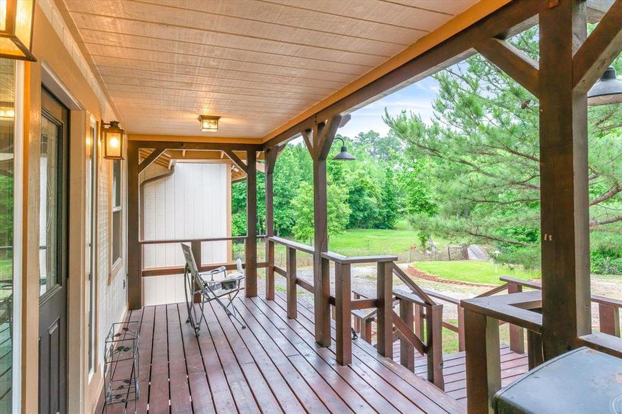 Exterior details and patio area of a home in , Lindale (Image 19).
