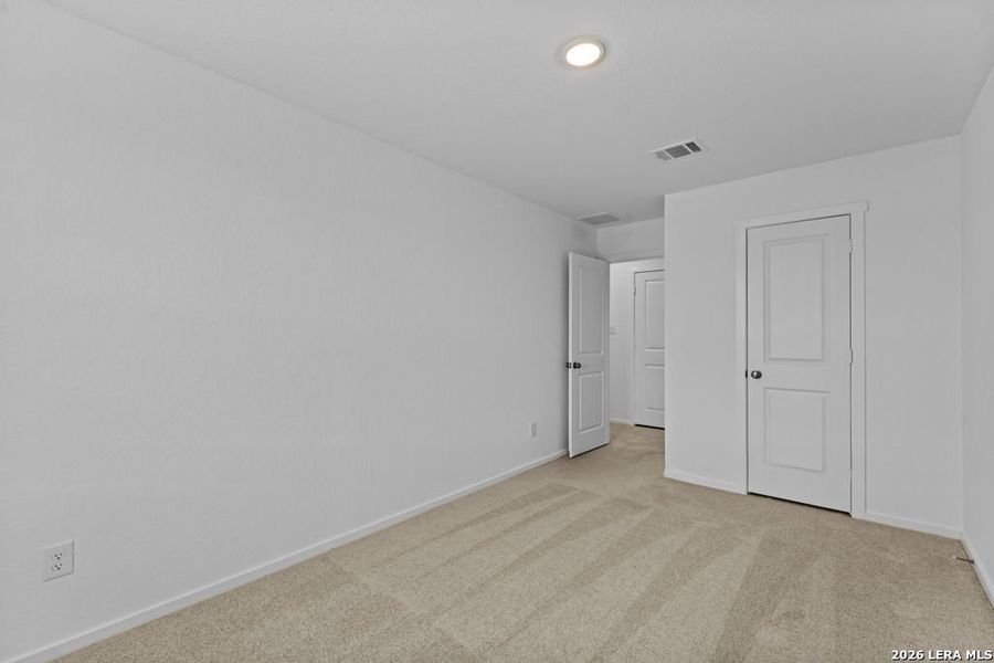 Spacious, unfurnished interior of a new home in Grace Valley, Marion (Image 26).