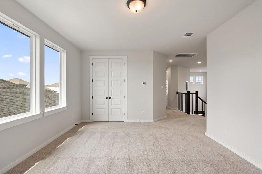 Spacious, unfurnished interior of a new home in Flora, Hutto (Image 26).
