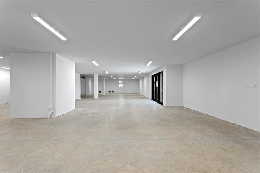 Spacious, unfurnished interior of a new home in , Tampa (Image 23).