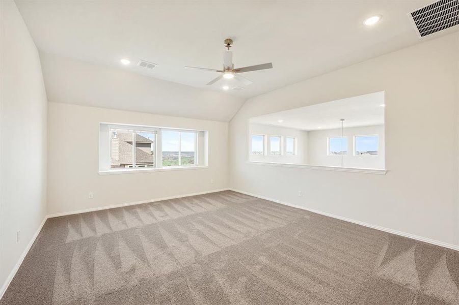 Spacious, unfurnished interior of a new home in The Oasis at North Grove 75-80, Waxahachie (Image 34). Spacious, unfurnished interior of a new home in The Oasis at North Grove 75-80, Waxahachie (Image 34).