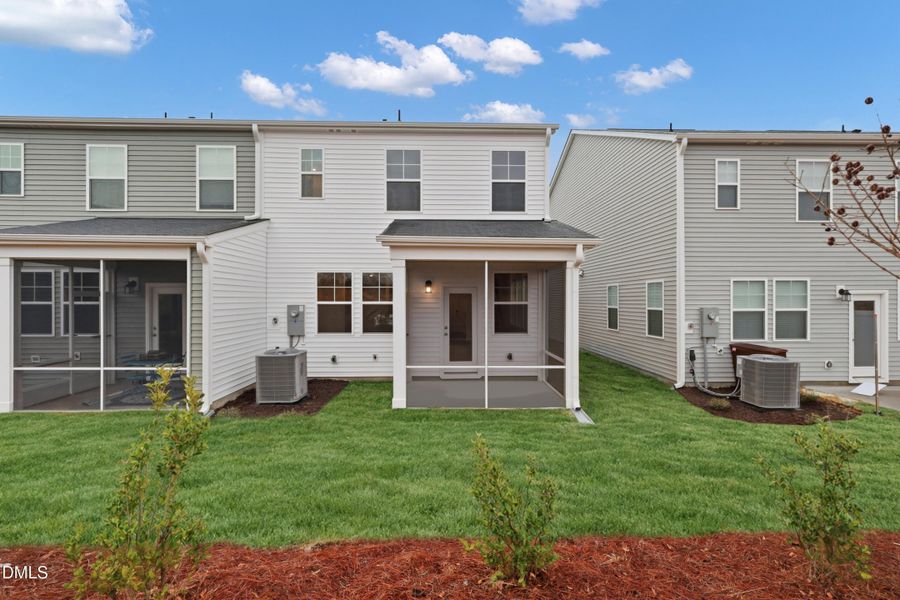 SUN_MyrtleMeadows_Pic_CarsonII-2