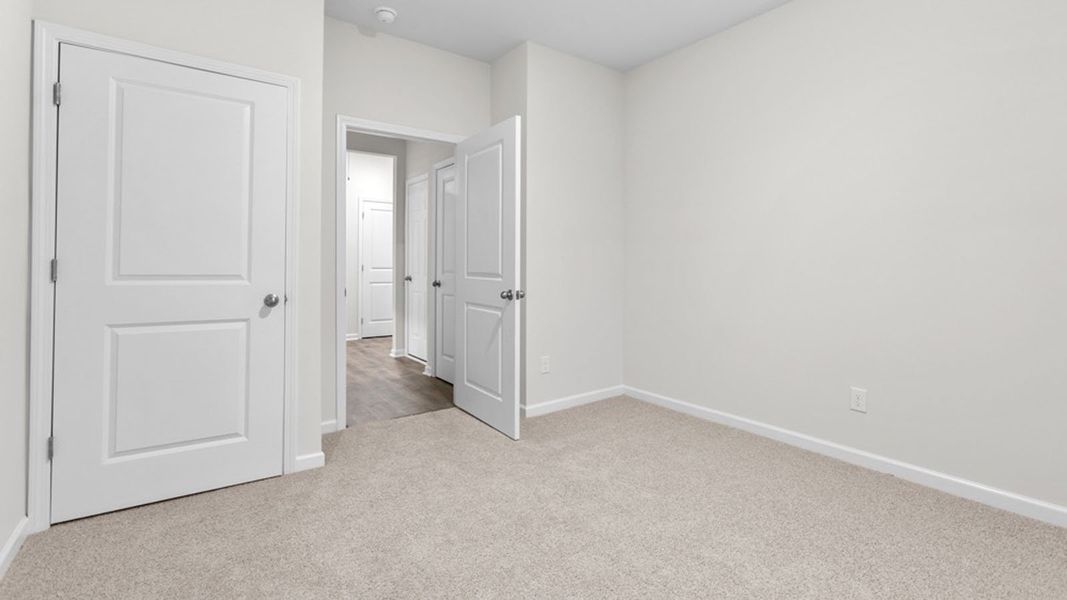 Spacious, unfurnished interior of a new home in Middleton, Greensboro (Image 12).