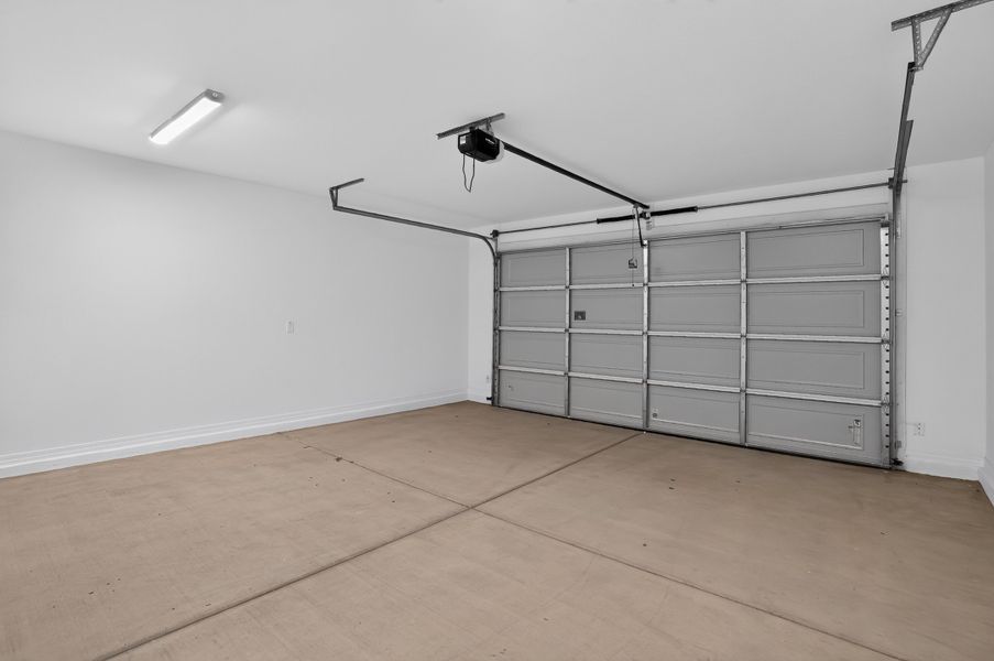 Spacious, unfurnished interior of a new home in Artisan at Asante, Surprise (Image 27). Spacious, unfurnished interior of a new home in Artisan at Asante, Surprise (Image 27).