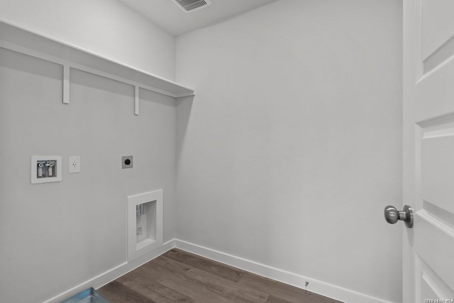 Spacious, unfurnished interior of a new home in Applewhite Meadows, San Antonio (Image 19). Spacious, unfurnished interior of a new home in Applewhite Meadows, San Antonio (Image 19).