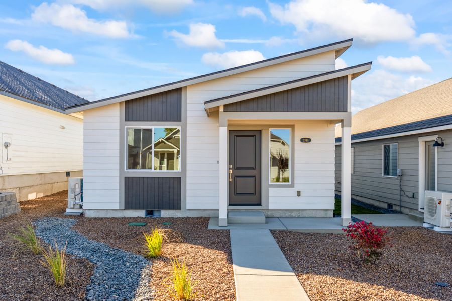 Exterior details and patio area of a home in Feather Ridge, Redmond (Image 22).