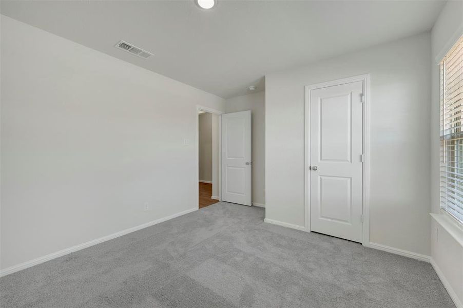 Spacious, unfurnished interior of a new home in Sanderos, Fort Worth (Image 24).