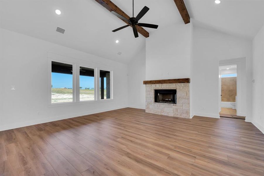 Spacious, unfurnished interior of a new home in , Waxahachie (Image 22).