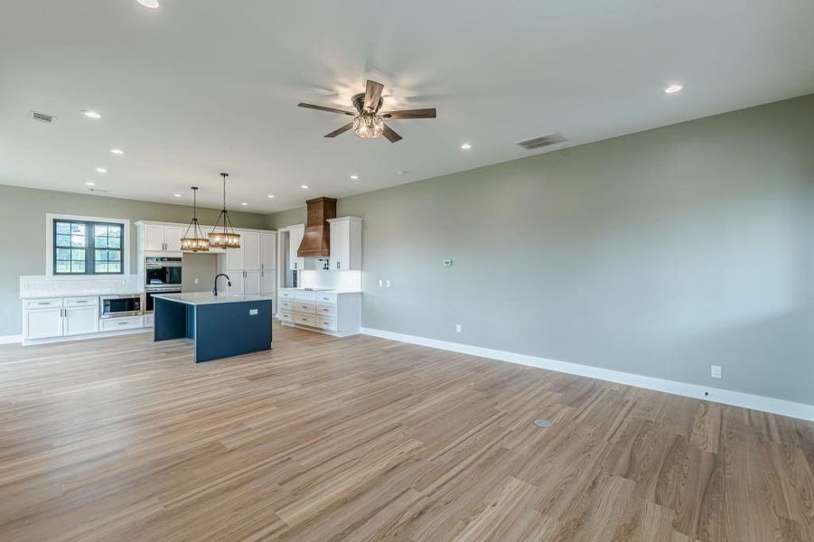 Spacious, unfurnished interior of a new home in , Bremen (Image 35).