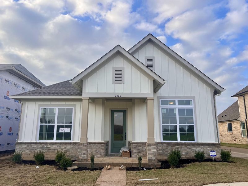 Front exterior of a new home in Lockwood, Collierville, TN, highlighting curb appeal (Image 1).