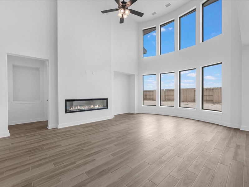 Spacious, unfurnished interior of a new home in Lago Mar - 60', Texas City (Image 18). Spacious, unfurnished interior of a new home in Lago Mar - 60', Texas City (Image 18).