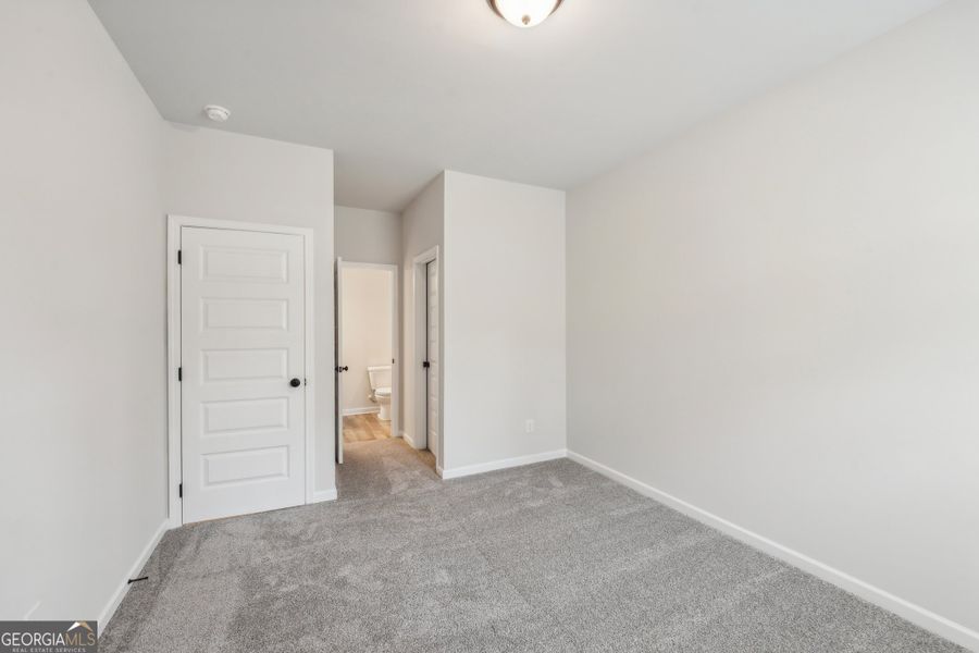 Spacious, unfurnished interior of a new home in Ponderosa Farms Manor, Gainesville (Image 67). Spacious, unfurnished interior of a new home in Ponderosa Farms Manor, Gainesville (Image 67).