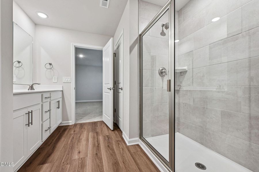 30-web-or-mls-Raleigh - Oak Manor - 909