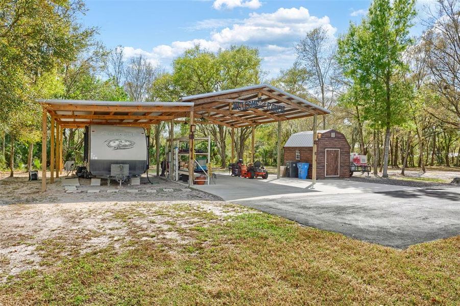 Community amenities in , Plant City (Image 30).