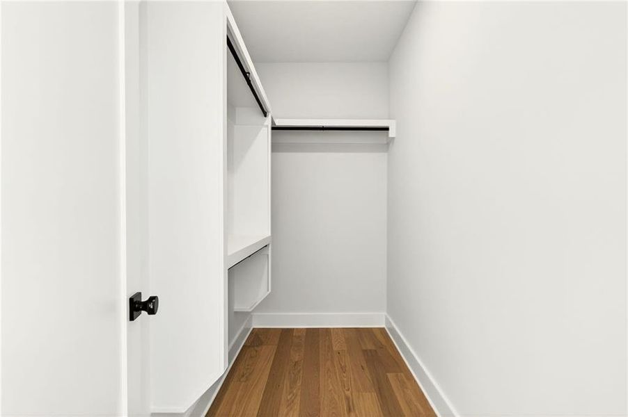 Spacious, unfurnished interior of a new home in , Brookhaven (Image 26).
