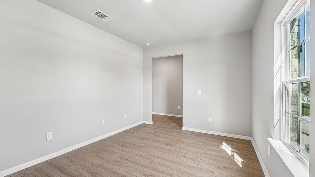 Spacious, unfurnished interior of a new home in Carillon, Manor (Image 20). Spacious, unfurnished interior of a new home in Carillon, Manor (Image 20).