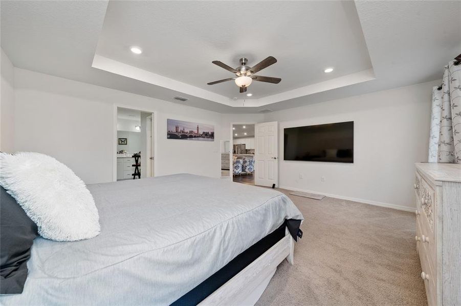 Furnished interior view inside a new home in , Davenport (Image 23).