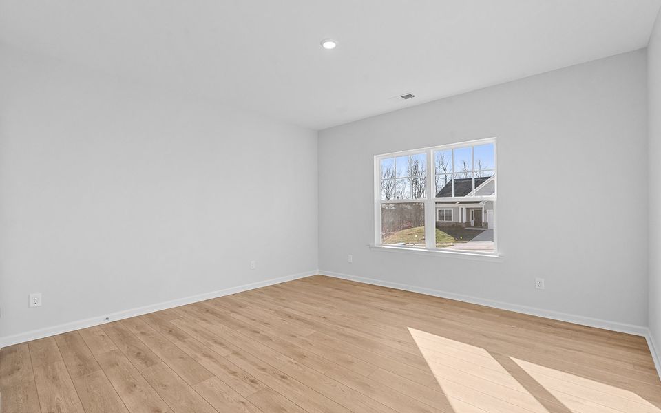 Spacious, unfurnished interior of a new home in Brayden, Advance (Image 34).