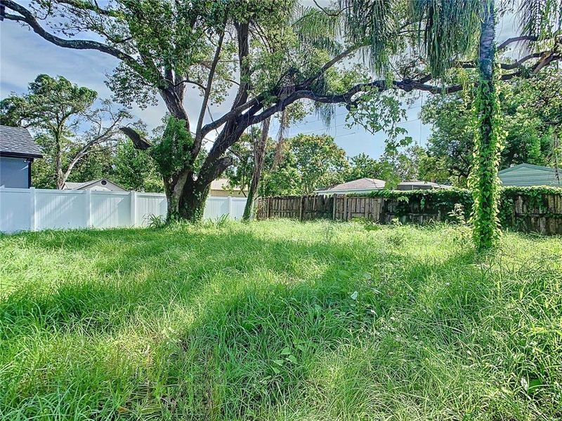 Front exterior of a new home in , Tampa, FL, highlighting curb appeal (Image 18). Front exterior of a new home in , Tampa, FL, highlighting curb appeal (Image 18).