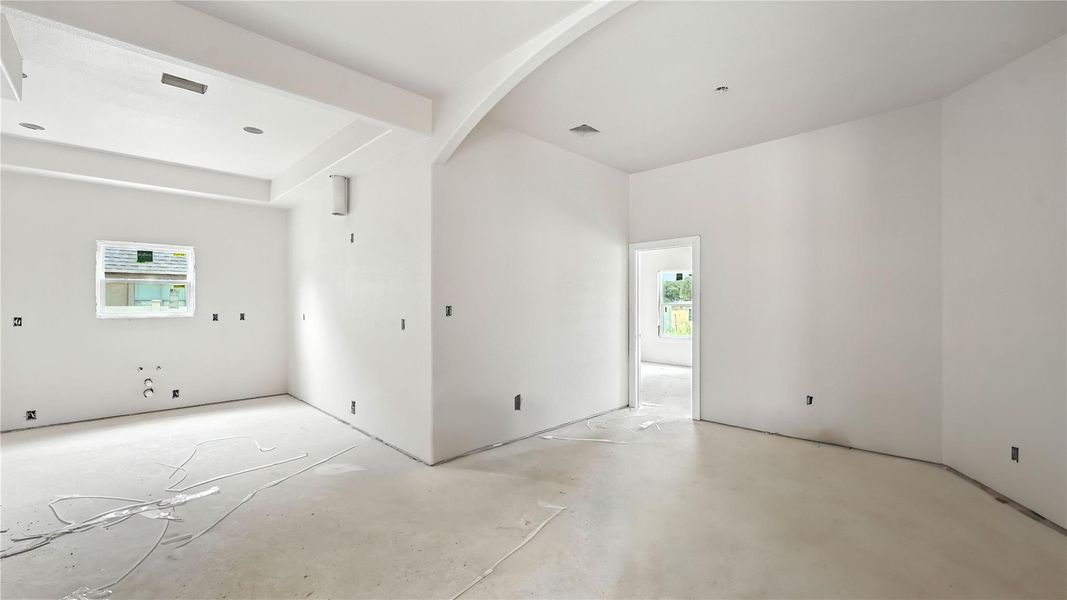 Spacious, unfurnished interior of a new home in , Gonzales (Image 10).