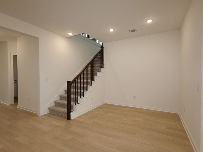 Spacious, unfurnished interior of a new home in Barksdale, Leander (Image 13).