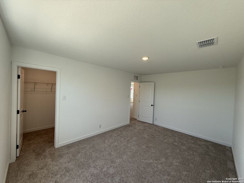 Spacious, unfurnished interior of a new home in The Preserve at the Wilder, Adkins (Image 25).