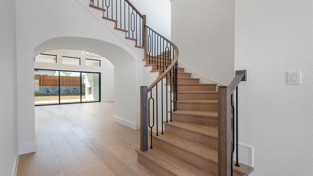 Spacious, unfurnished interior of a new home in Fields 60', Frisco (Image 18).