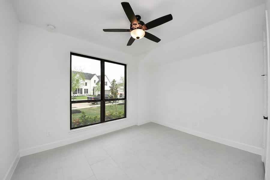 Spacious, unfurnished interior of a new home in Candela South, Richmond (Image 30).