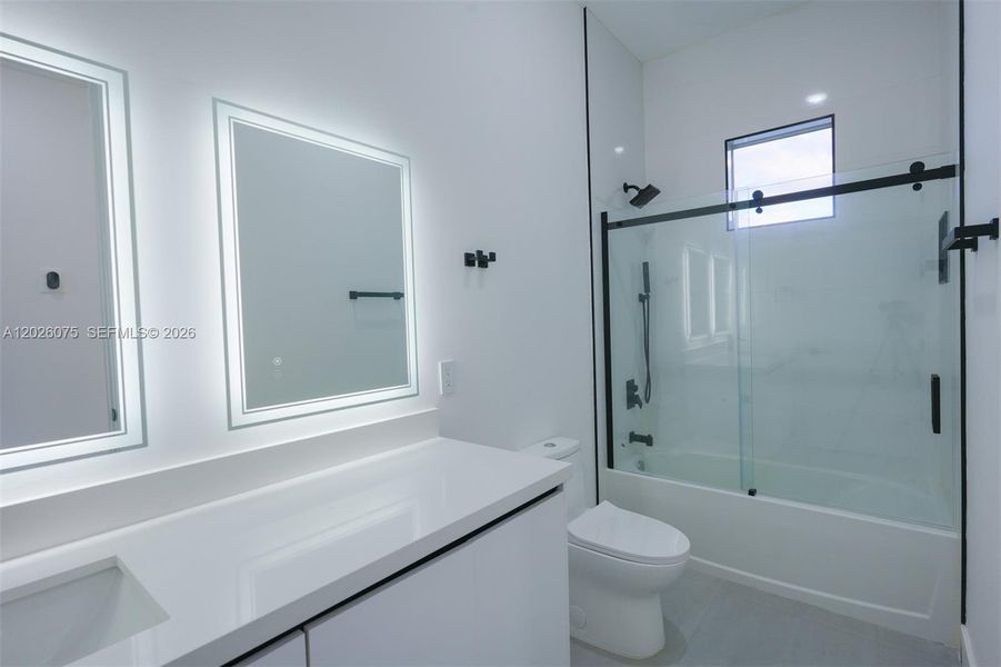 Furnished interior view inside a new home in , Cape Coral (Image 6).