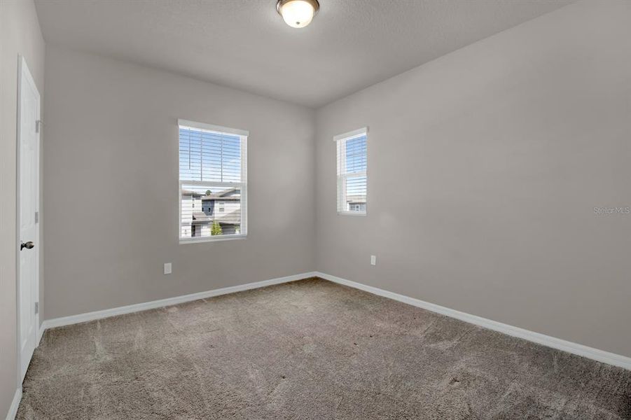 Spacious, unfurnished interior of a new home in , Clermont (Image 18).