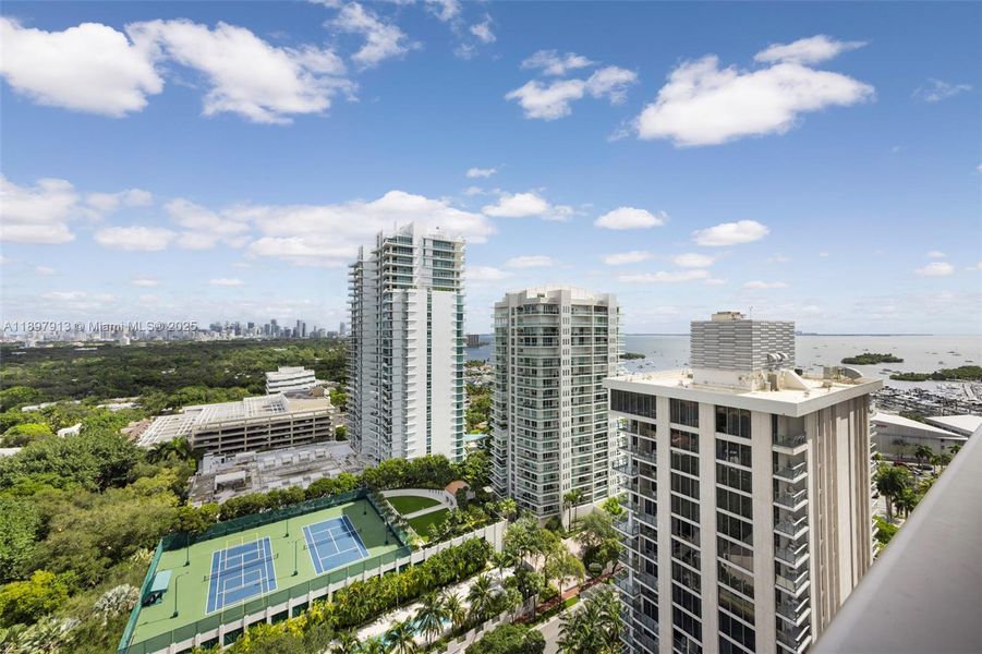 Condo located in Miami, FL showcasing its design and architecture (Image 23).