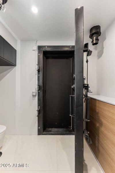 38-Nuclear Safe Room (inside)