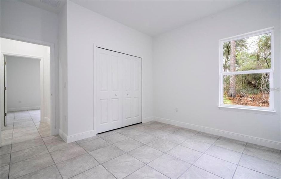 Spacious, unfurnished interior of a new home in , Citrus Springs (Image 29).