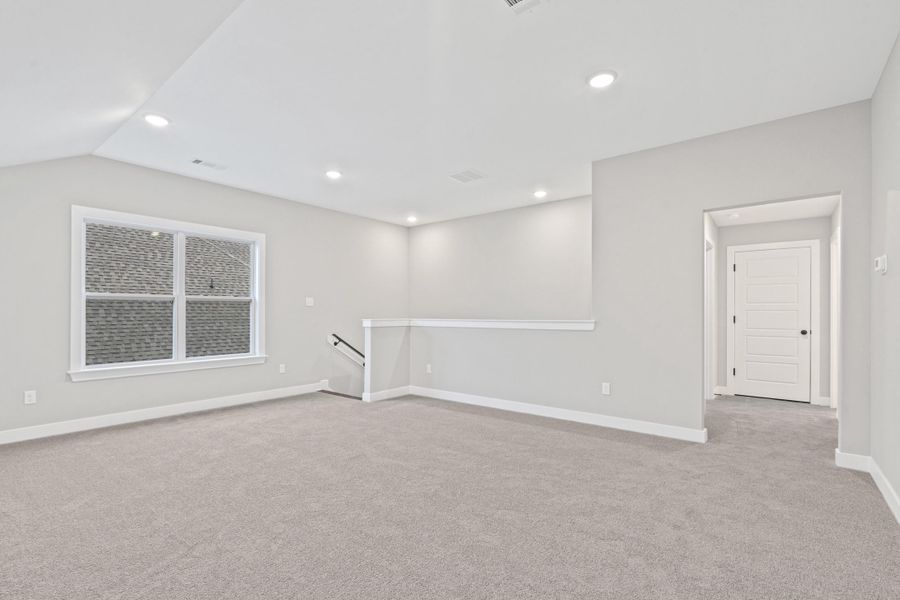 Spacious, unfurnished interior of a new home in Lockwood, Collierville (Image 24).