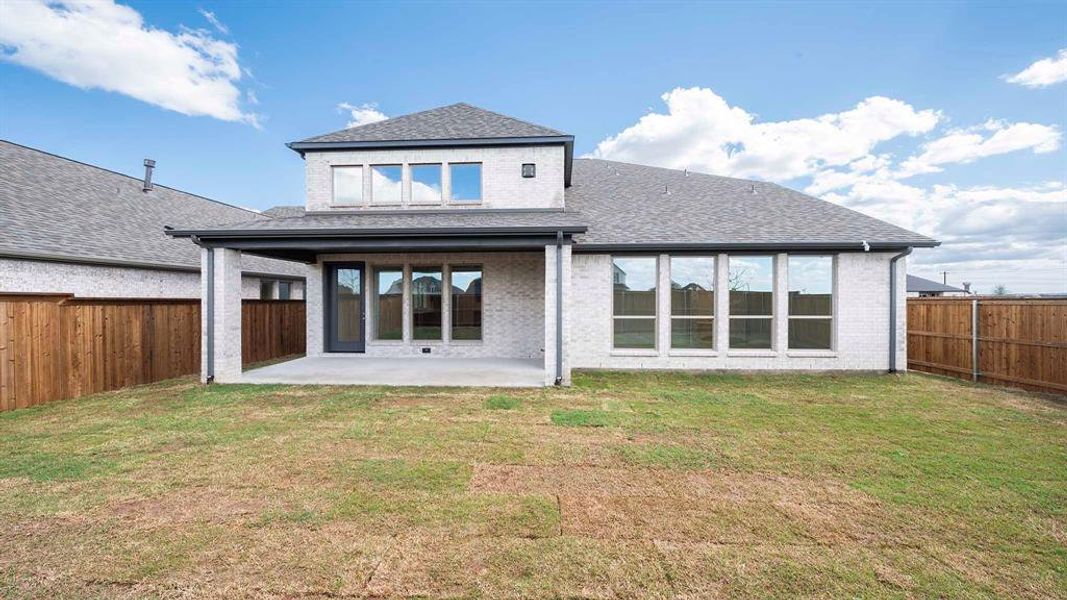Exterior details and patio area of a home in Cambridge Crossing, Celina (Image 3).