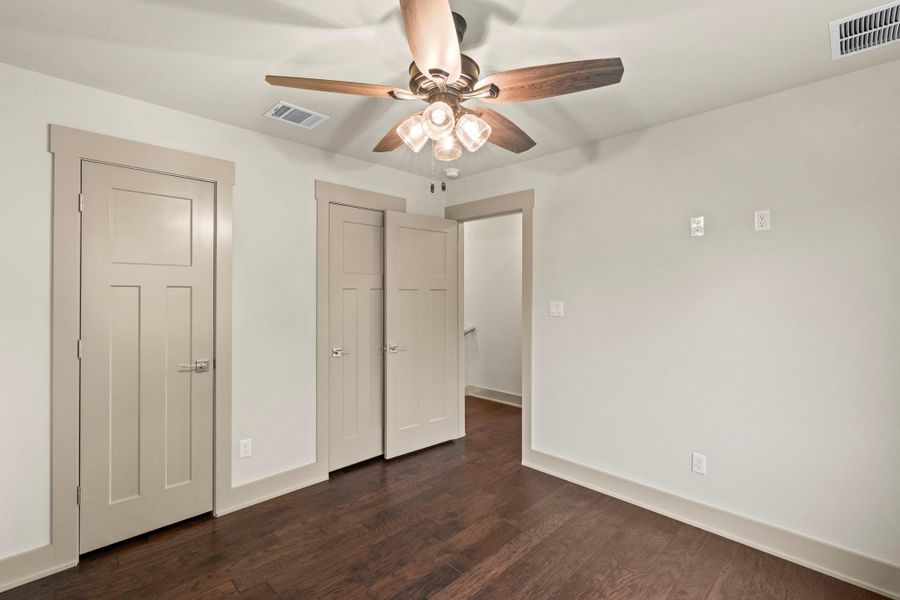 Spacious, unfurnished interior of a new home in , Dripping Springs (Image 32).