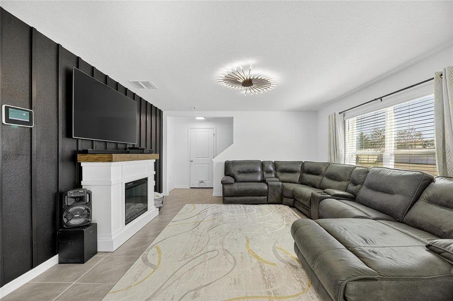 Furnished interior view inside a new home in North Park Isle, Plant City (Image 29).