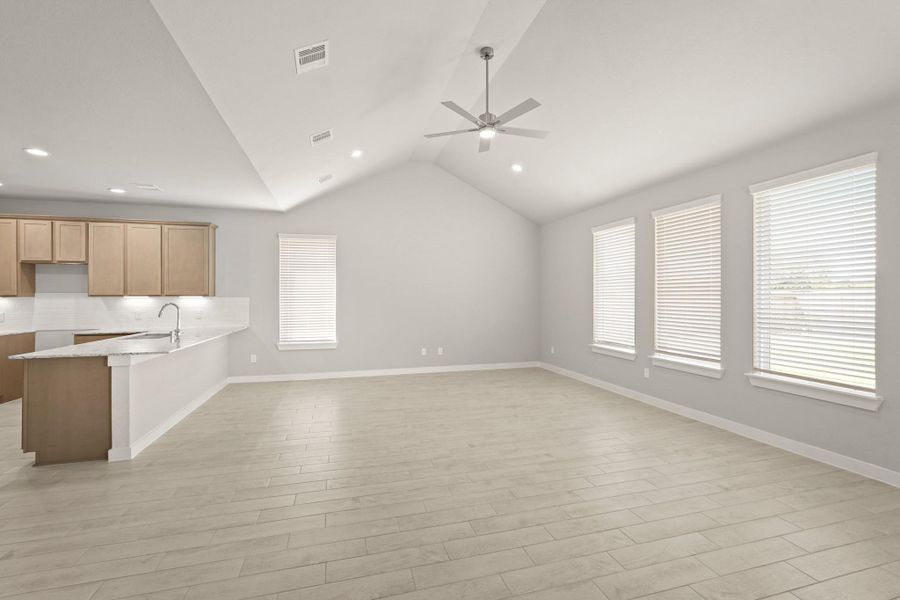 Spacious, unfurnished interior of a new home in Briarwood Crossing, Rosenberg (Image 14). Spacious, unfurnished interior of a new home in Briarwood Crossing, Rosenberg (Image 14).