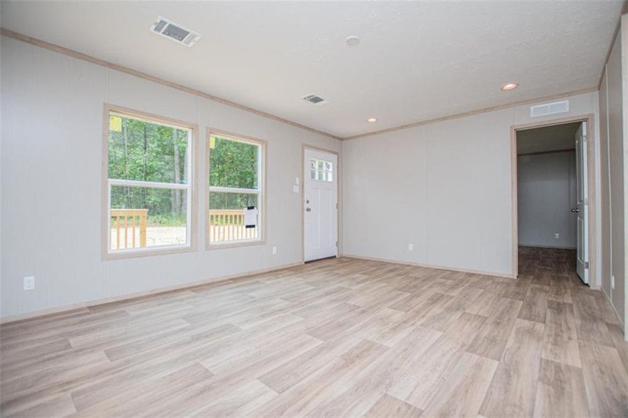 Spacious, unfurnished interior of a new home in , Temple (Image 56).