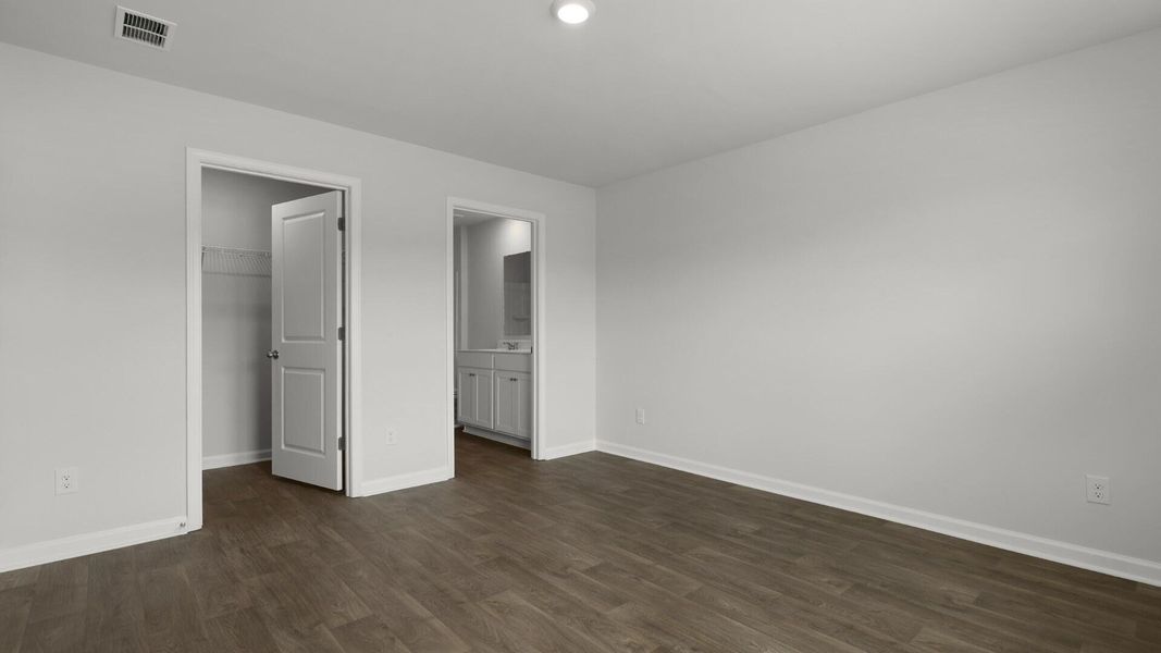 Spacious, unfurnished interior of a new home in , Summerville (Image 20).