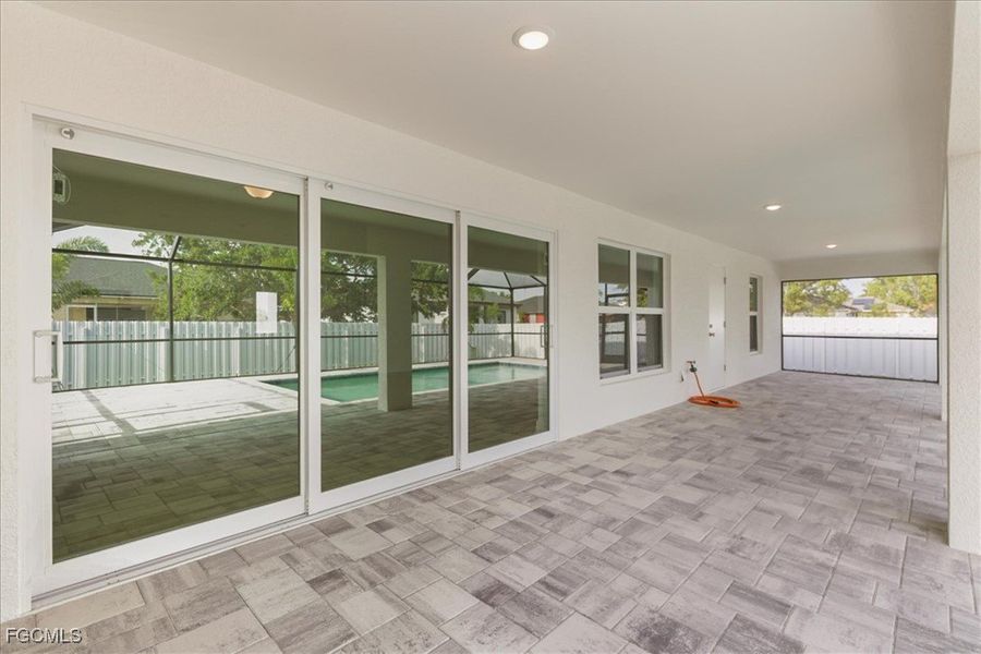 Spacious, unfurnished interior of a new home in Cape Coral, Cape Coral (Image 31).
