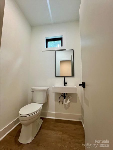 Main Level - 1/2 Bath Main Level - 1/2 Bath