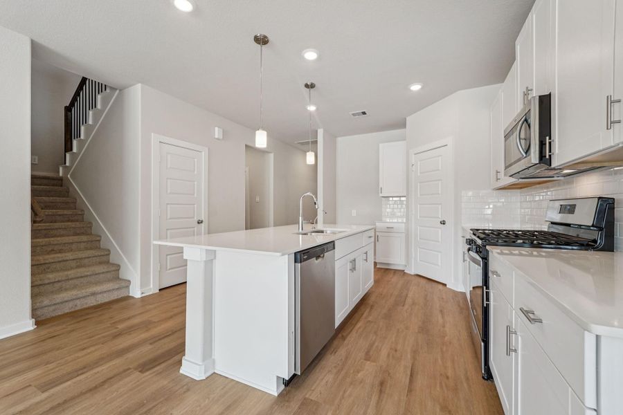 Photo is not of the actual home, but is an inspirational photo of builder’s model home and may depict options, furnishings, and/or decorator features that are not included Photo is not of the actual home, but is an inspirational photo of builder’s model home and may depict options, furnishings, and/or decorator features that are not included