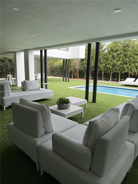Exterior details and patio area of a home in , Key Biscayne (Image 43).