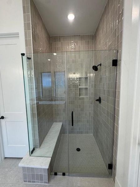 Furnished interior view inside a new home in Evergreen, Conroe (Image 13).