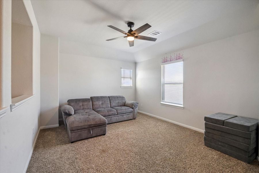 Furnished interior view inside a new home in Granger Pines, Conroe (Image 7). Furnished interior view inside a new home in Granger Pines, Conroe (Image 7).